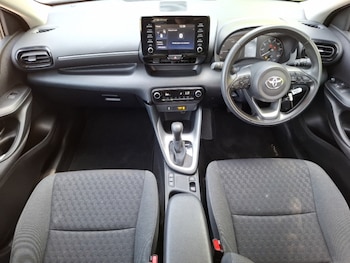 Used Toyota Yaris 2023 for sale - 79311111: Photo