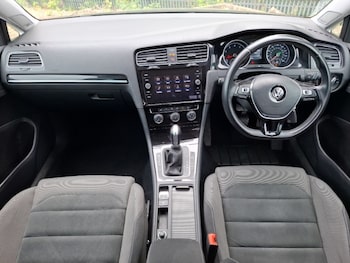 Used Volkswagen Golf 2019 for sale - 78747504: Photo