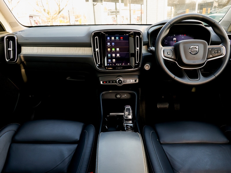 Used Volvo XC40 2024 for sale - 77702100: Photo 2