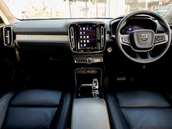 Used Volvo XC40 2024 for sale - 77702100: Photo