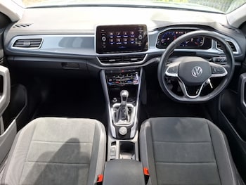 Used Volkswagen T-Roc 2023 for sale - 78774106: Photo