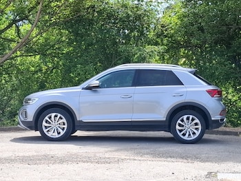 Used Volkswagen T-Roc 2023 for sale - 78774106: Photo