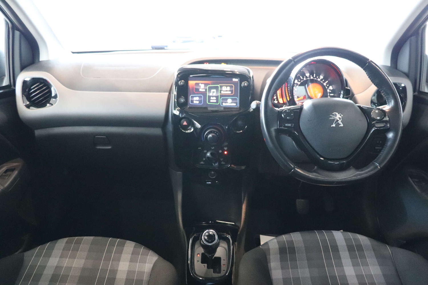 Used Peugeot 108 2018 for sale - 76830042: Photo 14