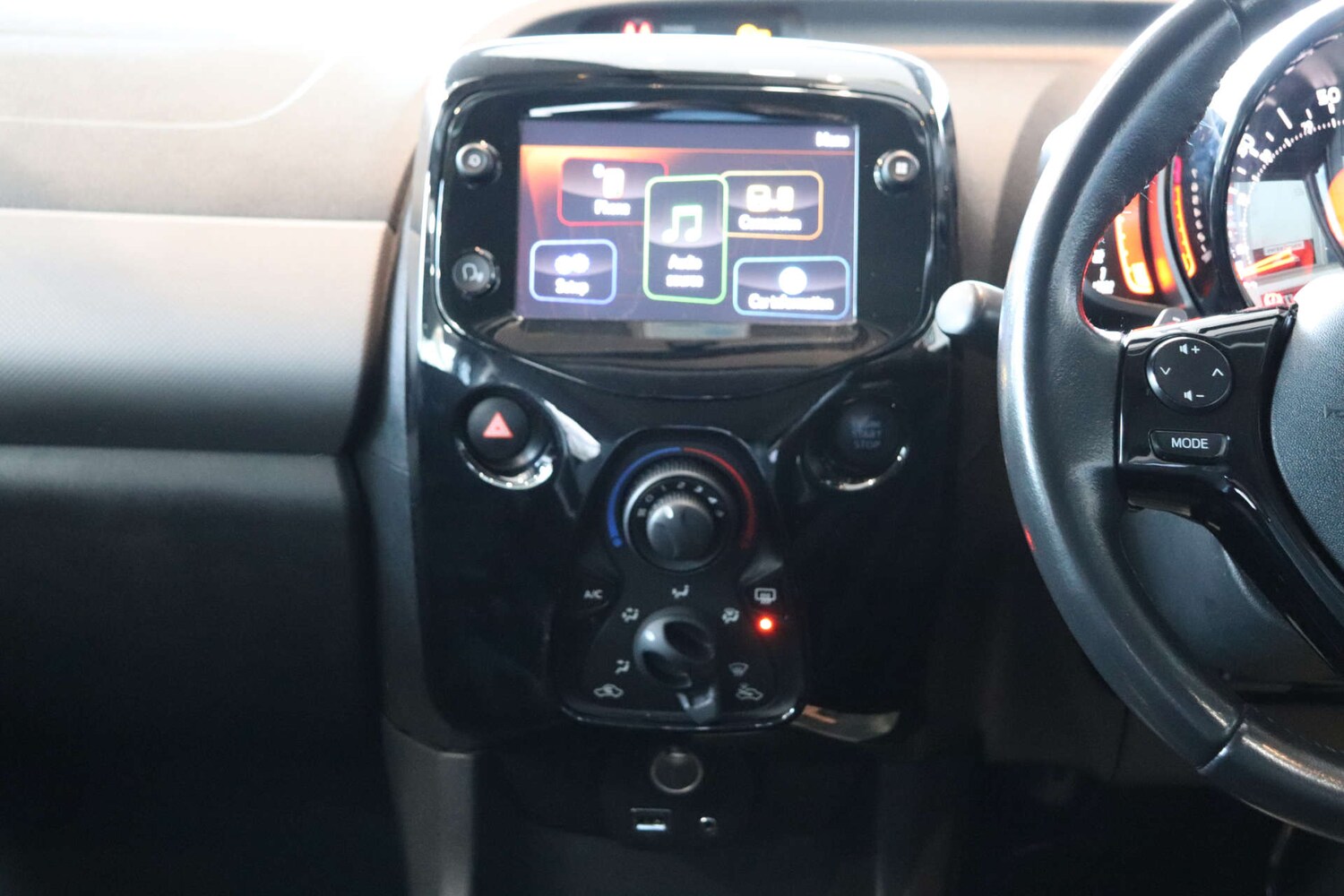 Used Peugeot 108 2018 for sale - 76830042: Photo 15