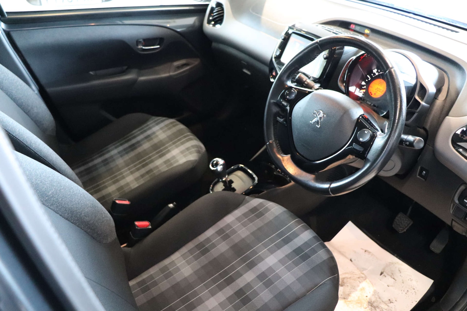 Used Peugeot 108 2018 for sale - 76830042: Photo 17