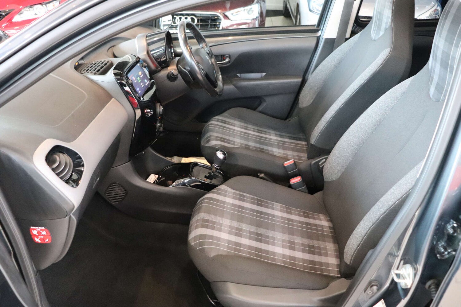 Used Peugeot 108 2018 for sale - 76830042: Photo 34