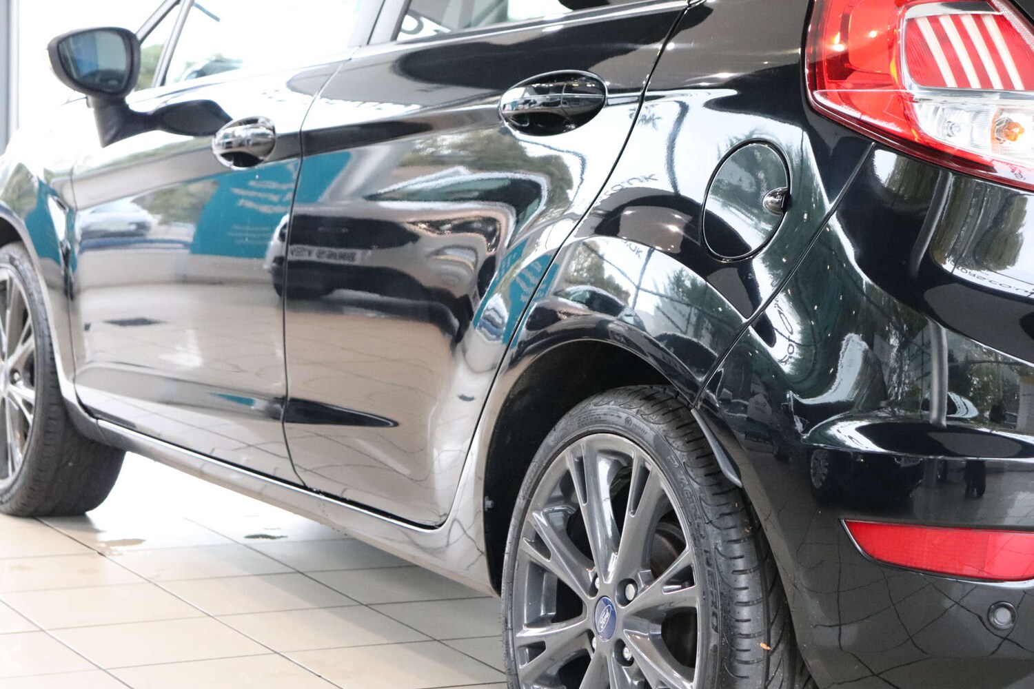 Used Ford Fiesta 2017 for sale - 76600665: Photo 76