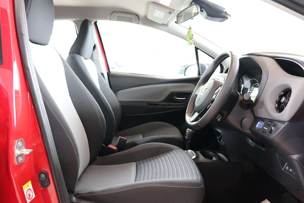 Used Toyota Yaris 2019 for sale - 74693984: Photo 19