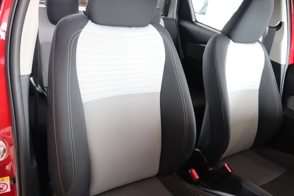 Used Toyota Yaris 2019 for sale - 74693984: Photo 23