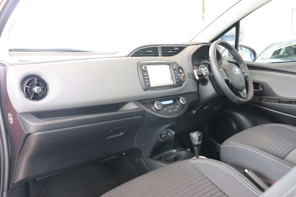 Used Toyota Yaris 2019 for sale - 74693984: Photo 35