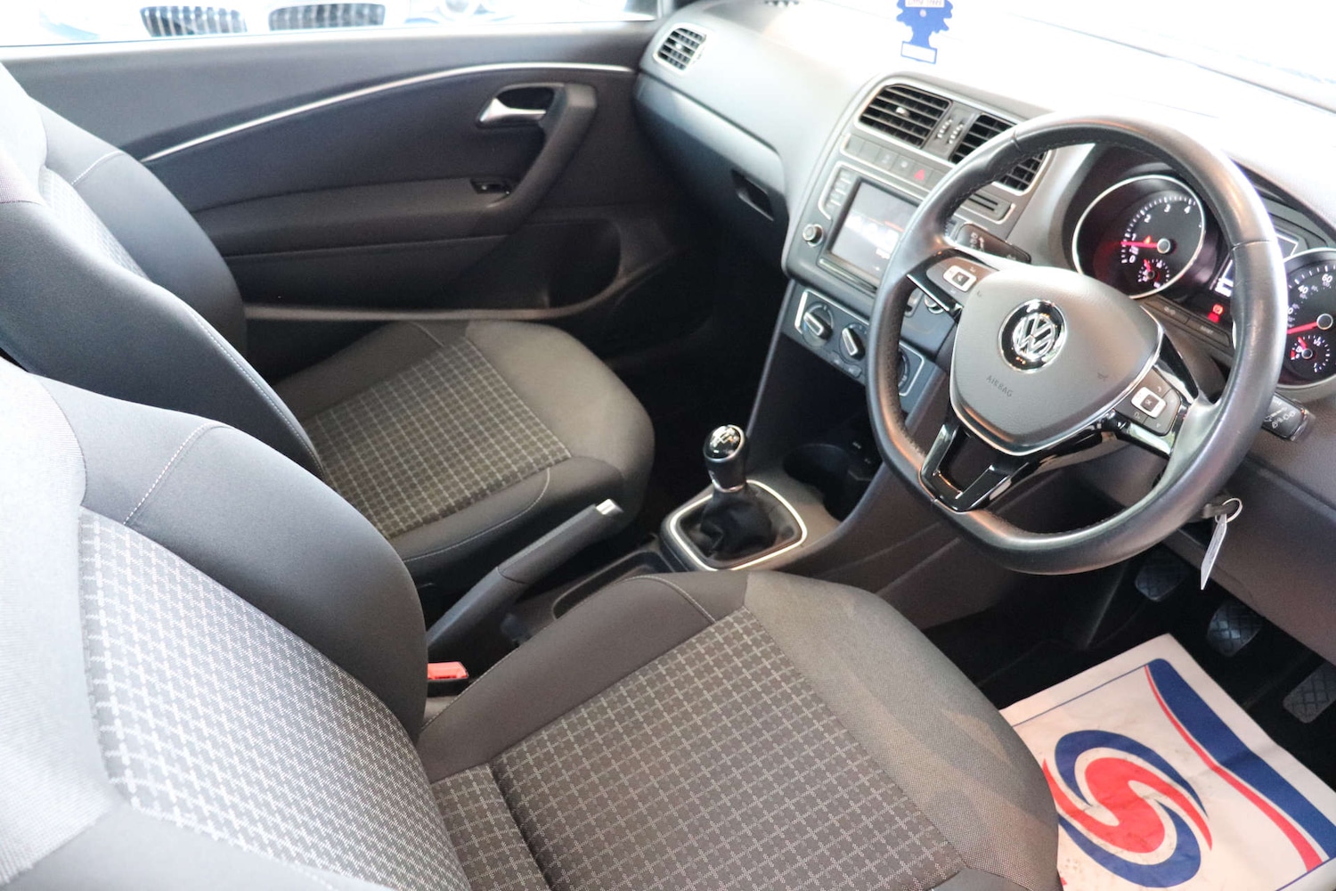 Used Volkswagen Polo 2015 for sale - 77276681: Photo 17