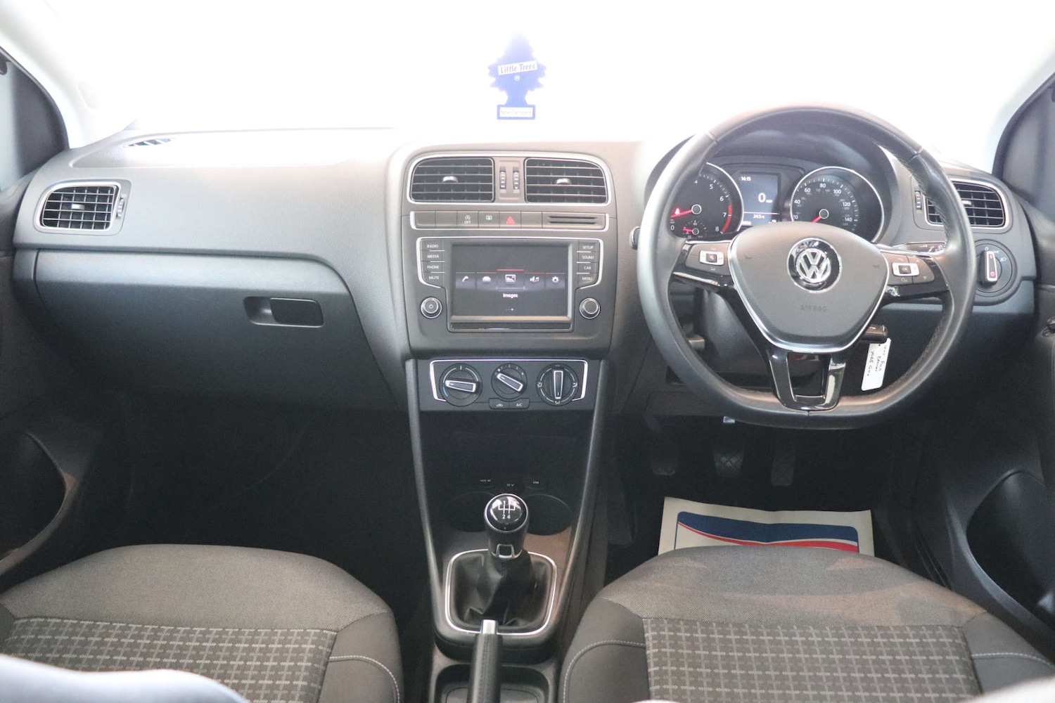 Used Volkswagen Polo 2015 for sale - 77276681: Photo 3
