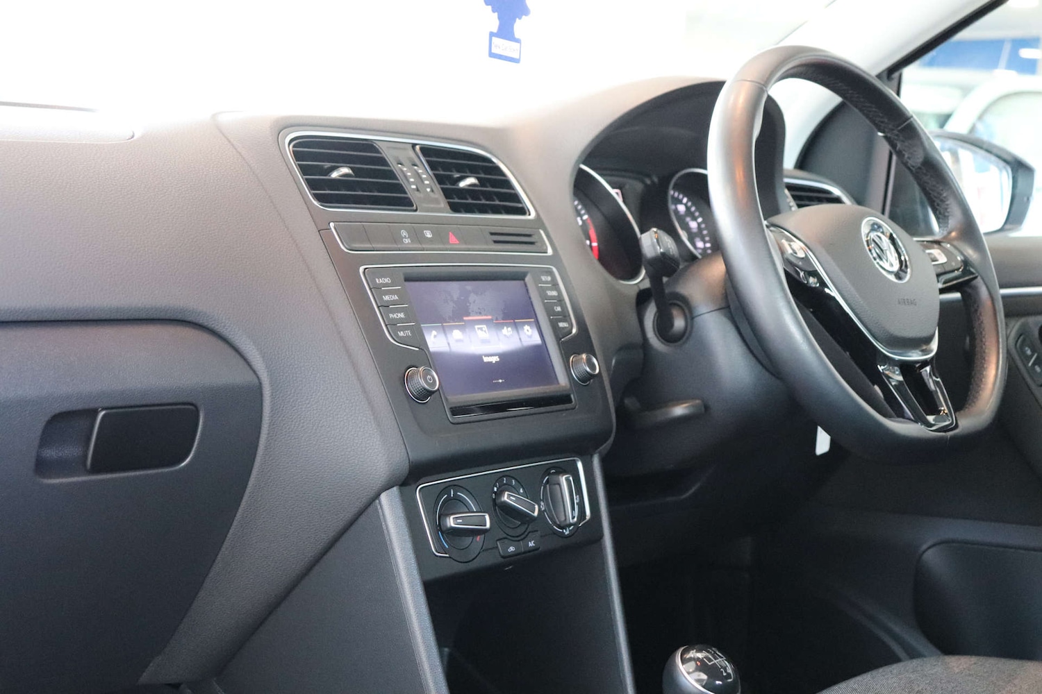 Used Volkswagen Polo 2015 for sale - 77276681: Photo 33