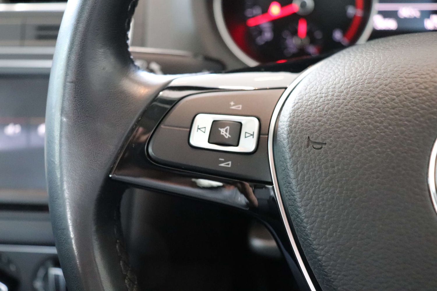 Used Volkswagen Polo 2015 for sale - 77276681: Photo 43