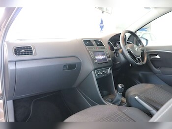 Used Volkswagen Polo 2015 for sale - 77276681: Photo