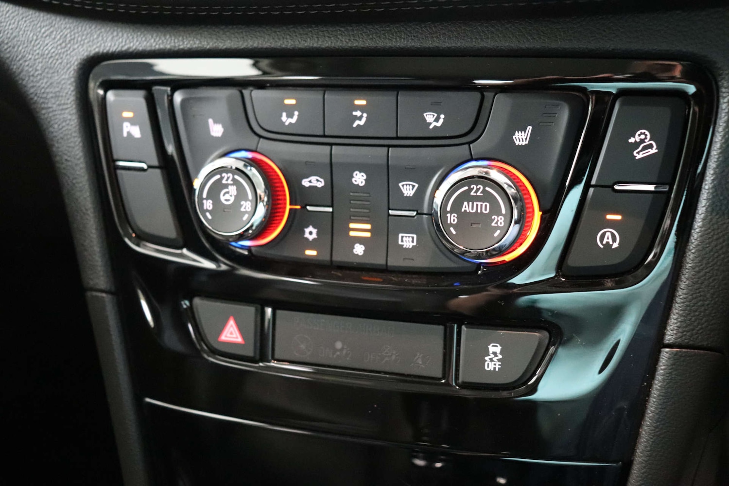 Used Vauxhall Mokka X 2018 for sale - 77022679: Photo 44