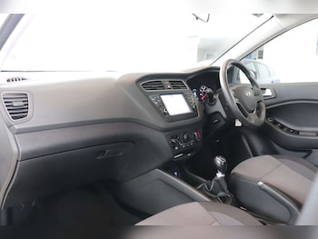 Used Hyundai i20 2019 for sale - 75997770: Photo 4