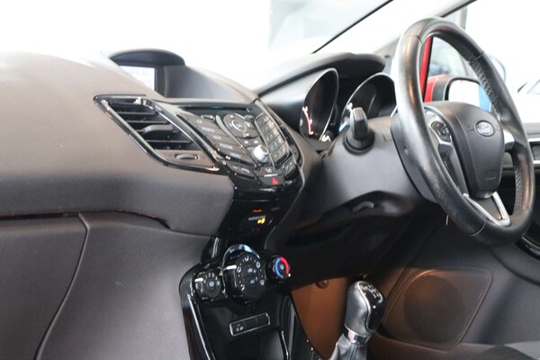 Used Ford Fiesta 2015 for sale - 75528420: Photo 37