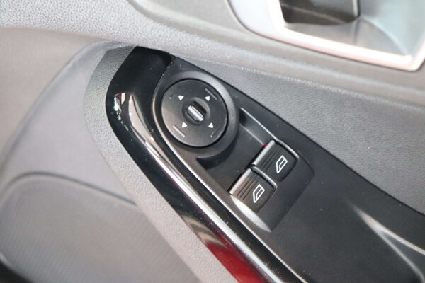Used Ford Fiesta 2015 for sale - 75528420: Photo 52