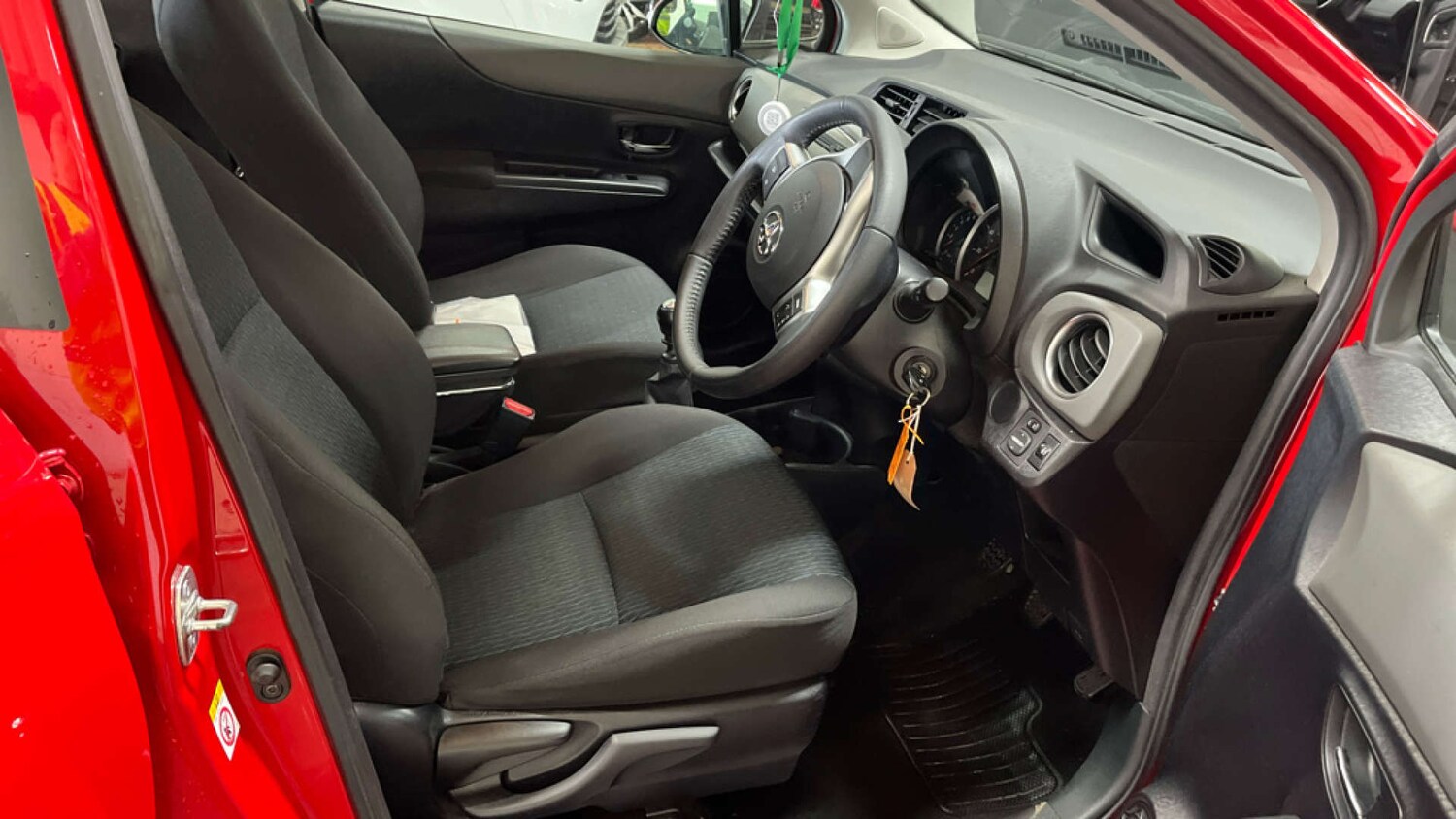 Used Toyota Yaris 2012 for sale - 77845647: Photo 11