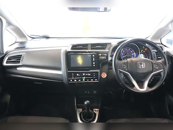 Used Honda Jazz 2018 for sale - 76115759: Photo 3