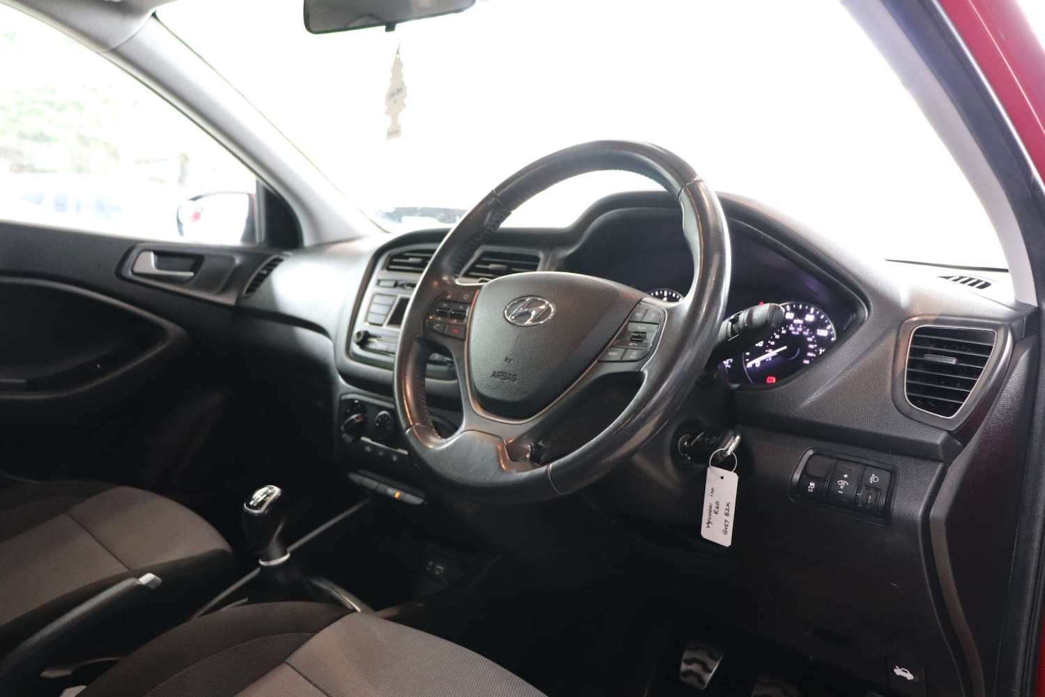 Used Hyundai i20 2017 for sale - 76220624: Photo 20