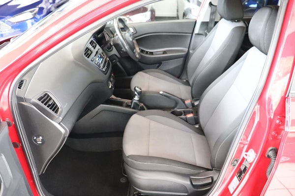 Used Hyundai i20 2017 for sale - 76220624: Photo 33