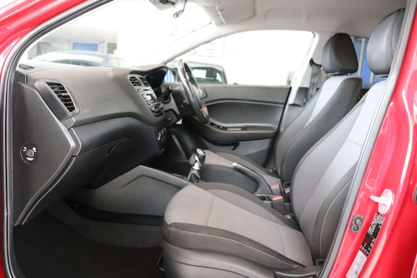 Used Hyundai i20 2017 for sale - 76220624: Photo 34