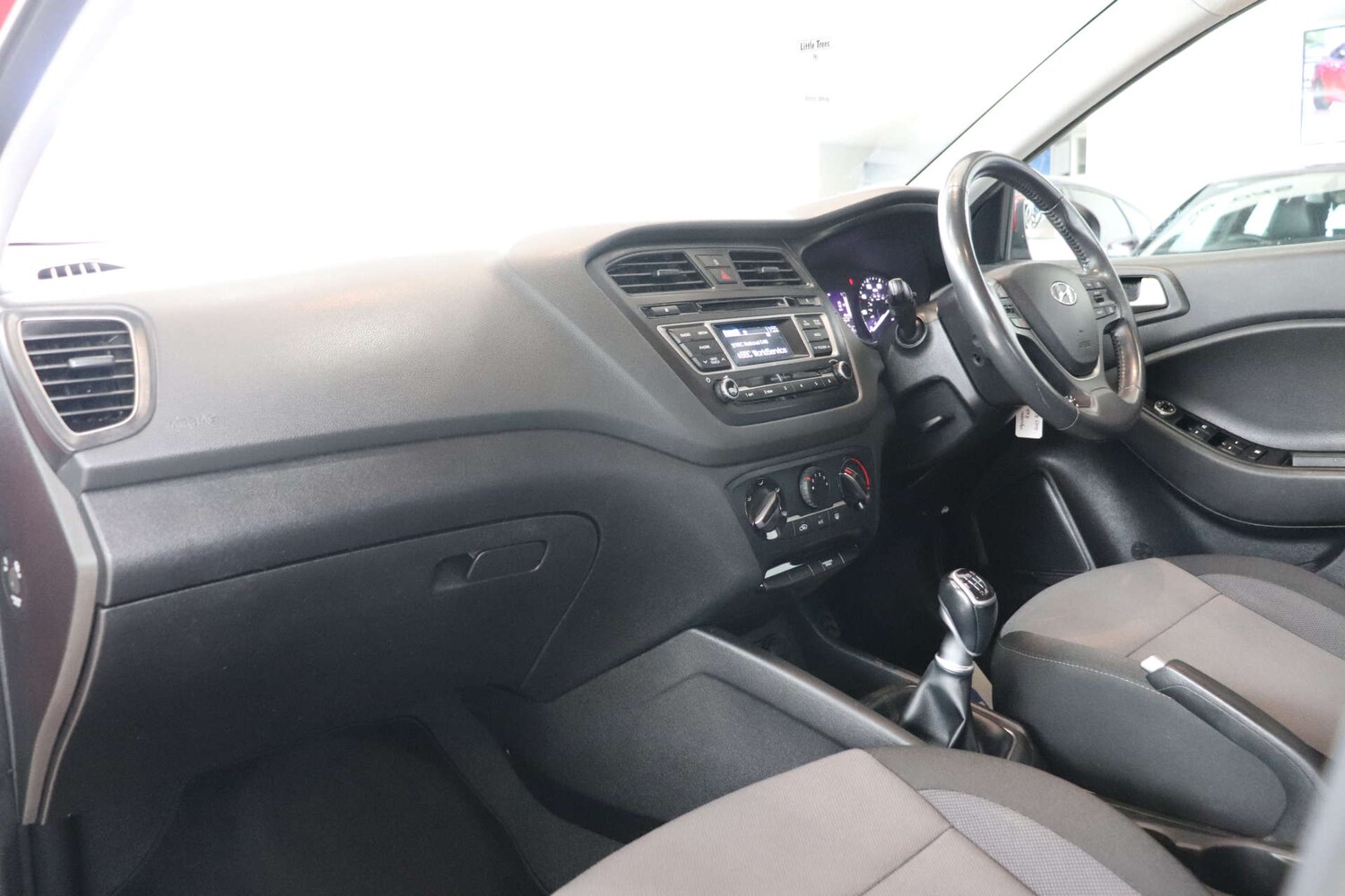 Used Hyundai i20 2017 for sale - 76220624: Photo 35