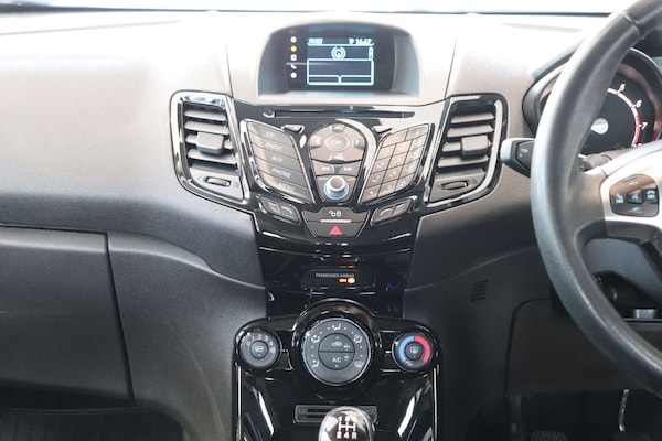 Used Ford Fiesta 2015 for sale - 76105297: Photo 15