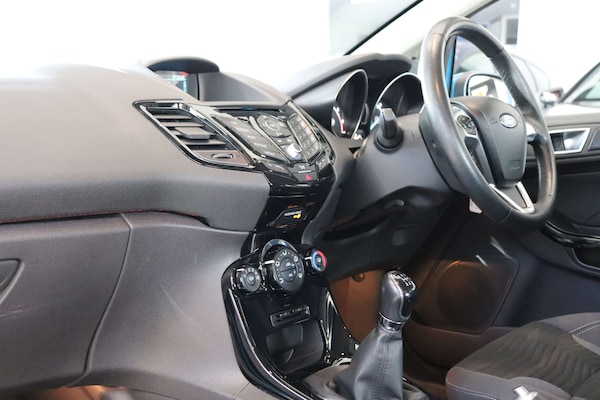 Used Ford Fiesta 2015 for sale - 76105297: Photo 37