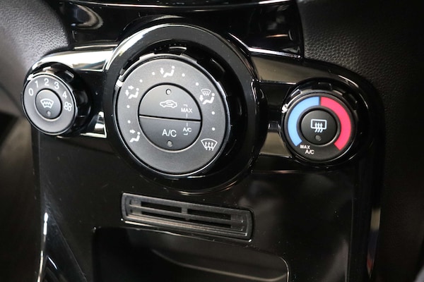 Used Ford Fiesta 2015 for sale - 76105297: Photo 43