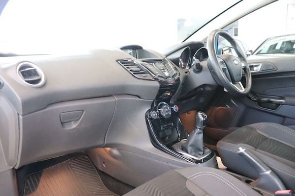Used Ford Fiesta 2015 for sale - 76105297: Photo 4