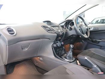 Used Ford Fiesta 2015 for sale - 76105297: Photo 4