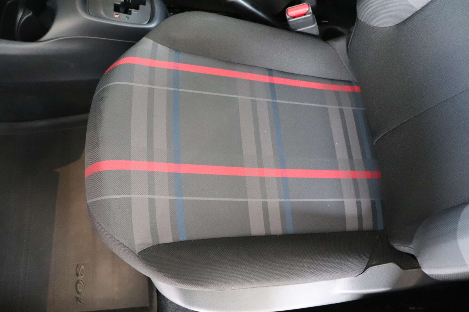 Used Peugeot 108 2015 for sale - 76005222: Photo 38