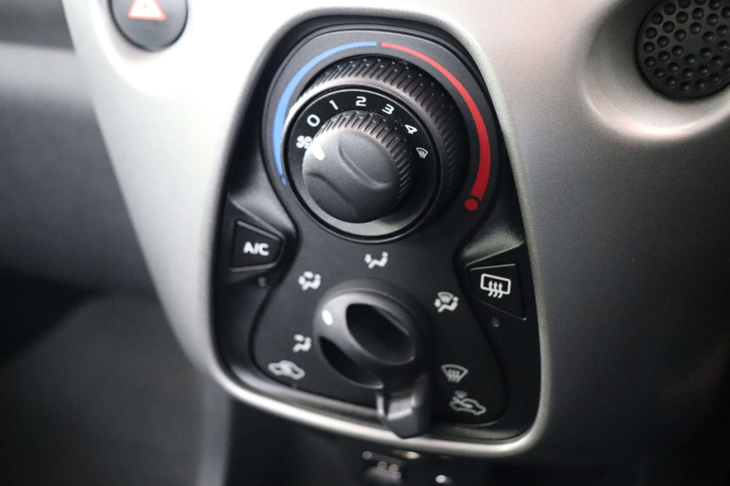 Used Peugeot 108 2015 for sale - 76005222: Photo 42