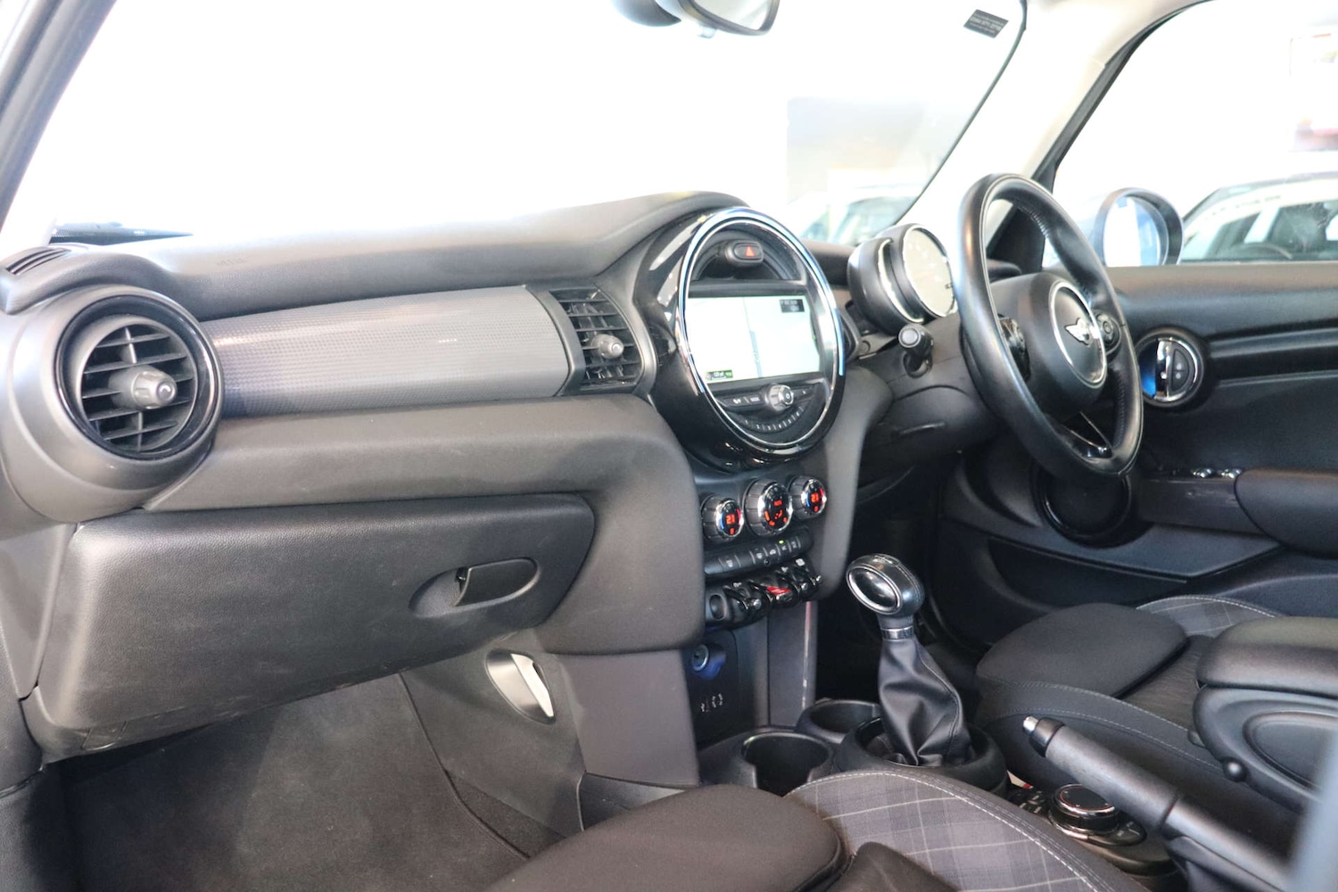 Used MINI Hatch 2018 for sale - 76625866: Photo 37