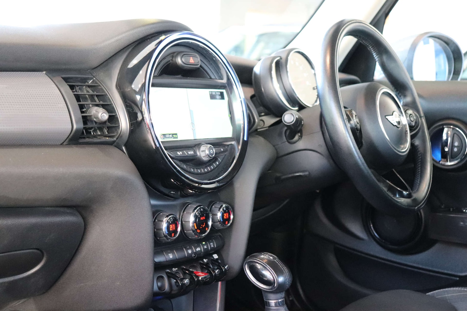 Used MINI Hatch 2018 for sale - 76625866: Photo 38