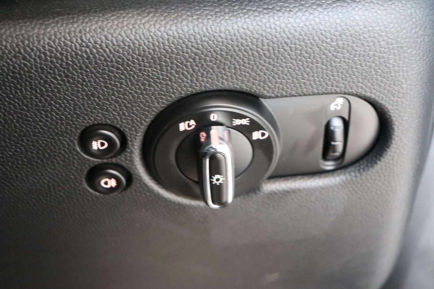 Used MINI Hatch 2018 for sale - 76625866: Photo 53