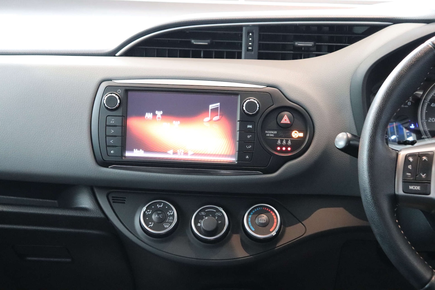 Used Toyota Yaris 2016 for sale - 76600835: Photo 15