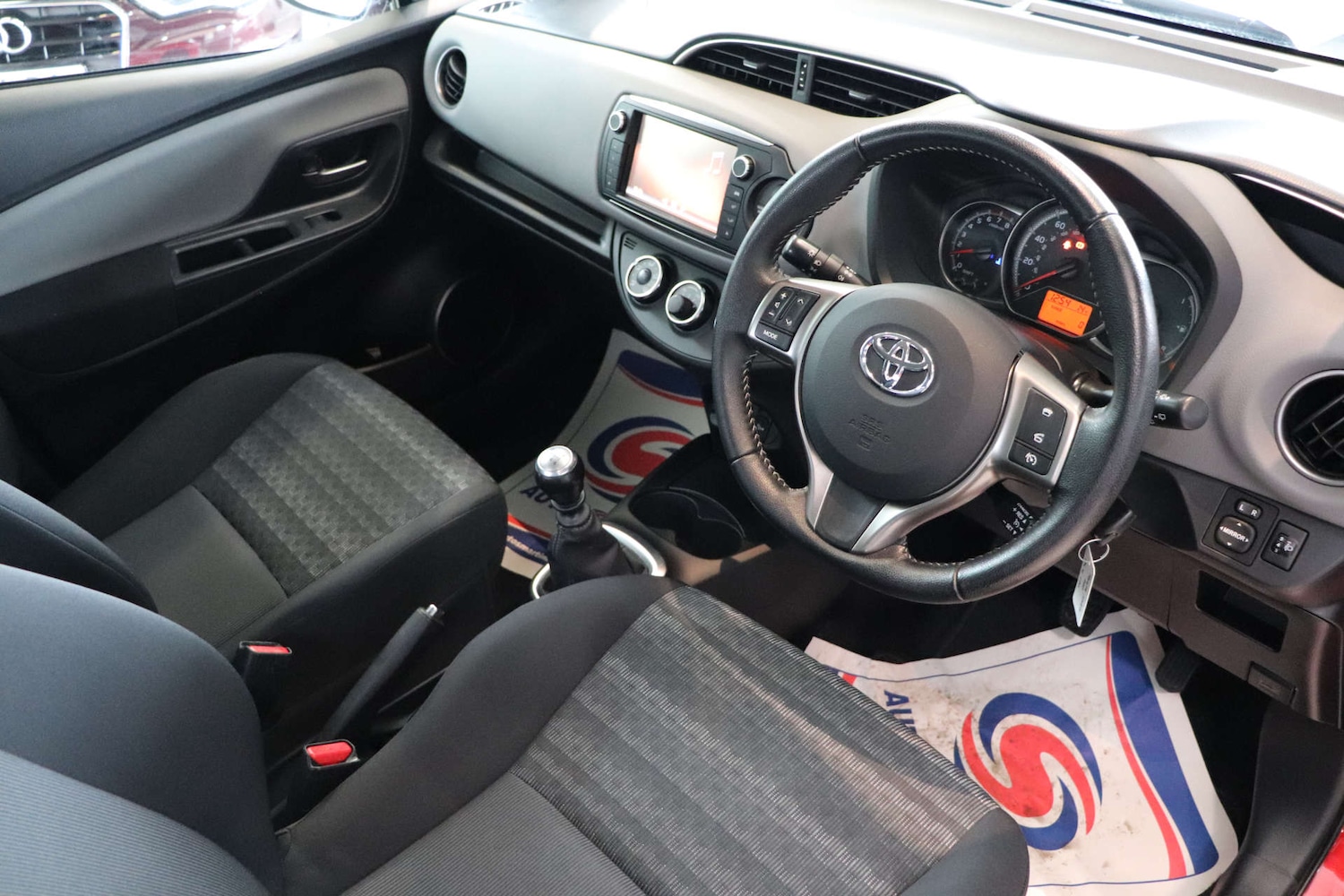 Used Toyota Yaris 2016 for sale - 76600835: Photo 17