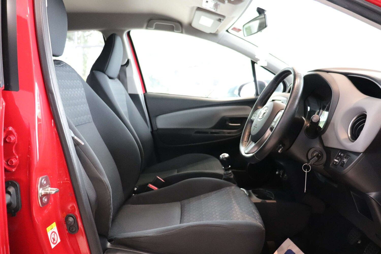 Used Toyota Yaris 2016 for sale - 76600835: Photo 19