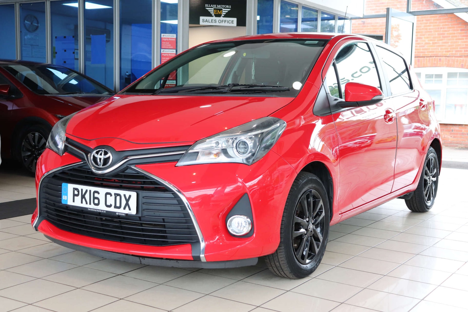 Used Toyota Yaris 2016 for sale - 76600835: Photo 2