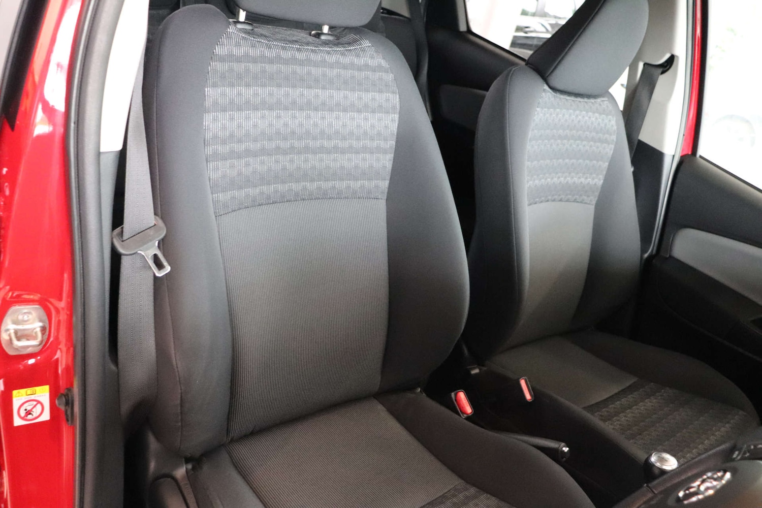 Used Toyota Yaris 2016 for sale - 76600835: Photo 23