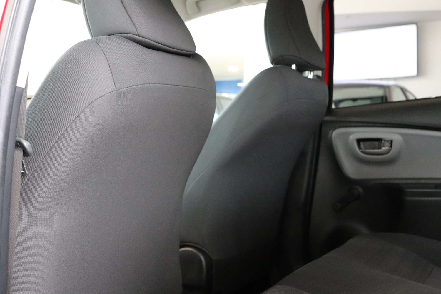 Used Toyota Yaris 2016 for sale - 76600835: Photo 31