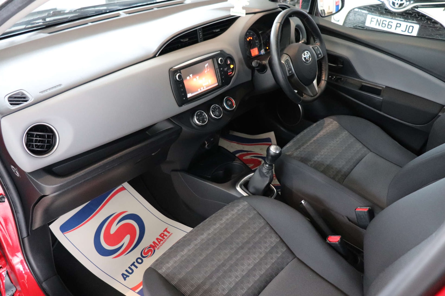 Used Toyota Yaris 2016 for sale - 76600835: Photo 32