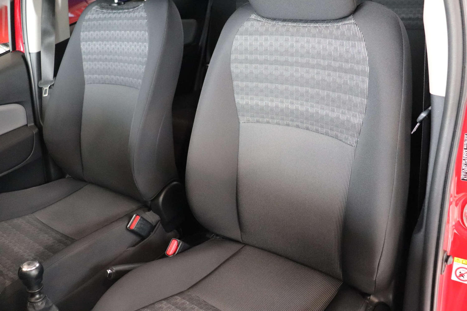 Used Toyota Yaris 2016 for sale - 76600835: Photo 39