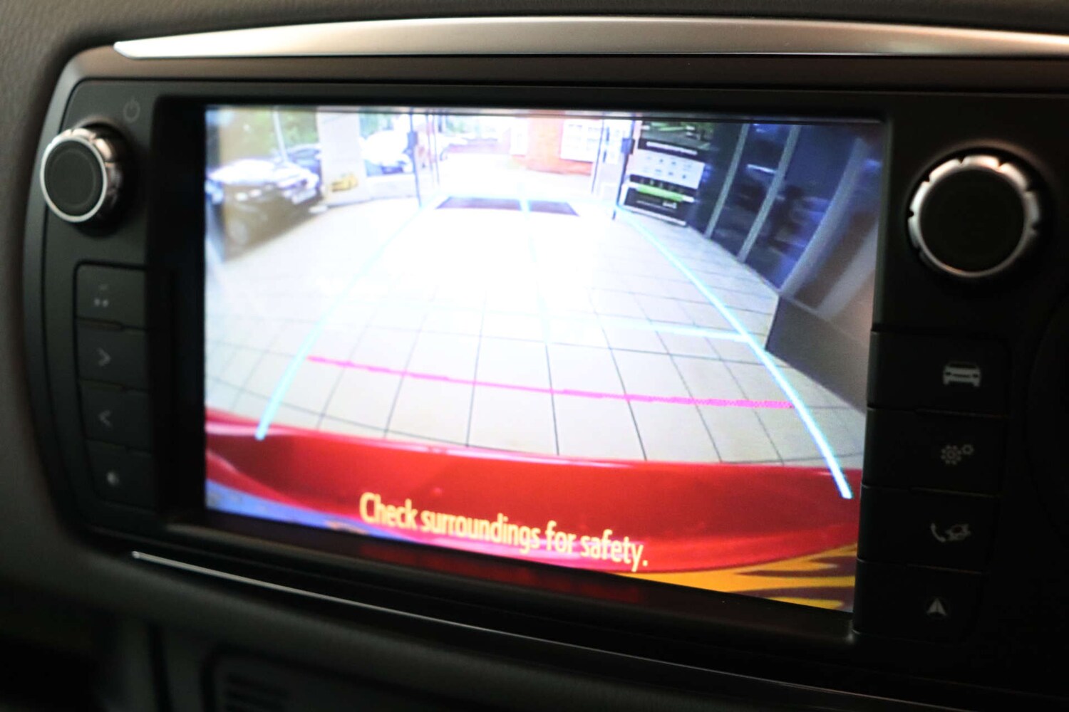 Used Toyota Yaris 2016 for sale - 76600835: Photo 42