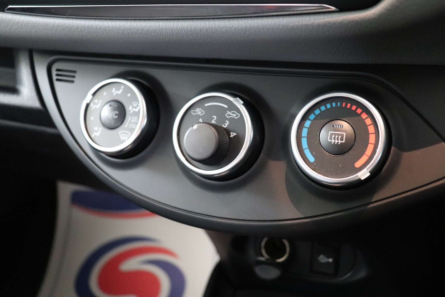 Used Toyota Yaris 2016 for sale - 76600835: Photo 43