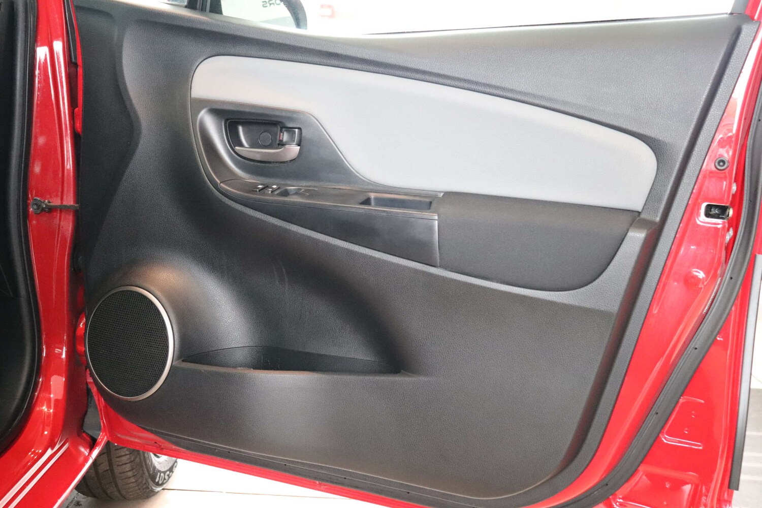 Used Toyota Yaris 2016 for sale - 76600835: Photo 56